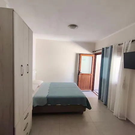 Daniela Appartamento Nea Roda