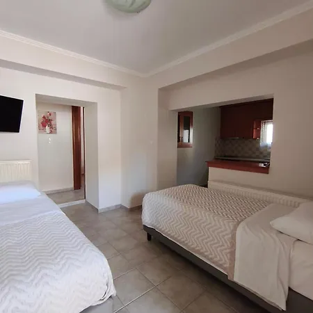 Daniela Apartment Nea Roda